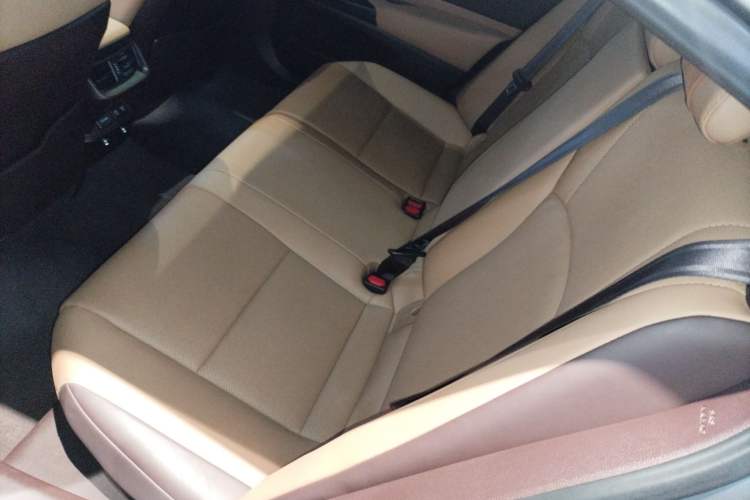 Used Lexus ES 2020 300h Deluxe Edition
