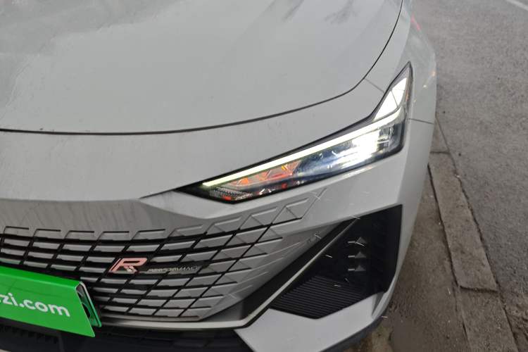 Used Changan UNI-V iDD 2023 ZhiDian iDD 1.5T 113km ZhiKu Model