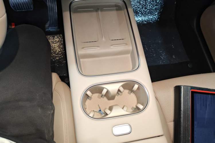 Used Li Auto i6 2025 Model Two-Wheel-Drive Standard Type