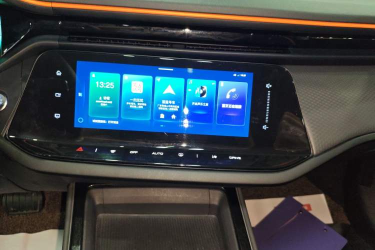 Used Dongfeng Aeolus Yixuan MAX 2023 1.5T Ultra-Stylish Trendsetting Dad Edition