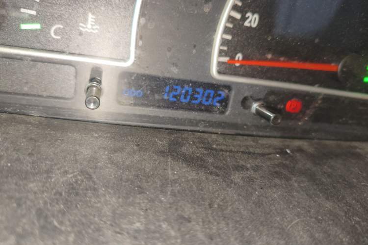 Used Dongfeng Shuaike 2011 1.6L Manual Luxury 7-Seater