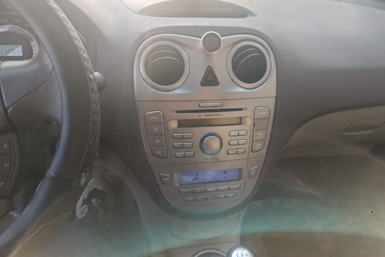 Used JAC Group Refine M2 2011 1.8L MT Zunyi Model 5-Seater
