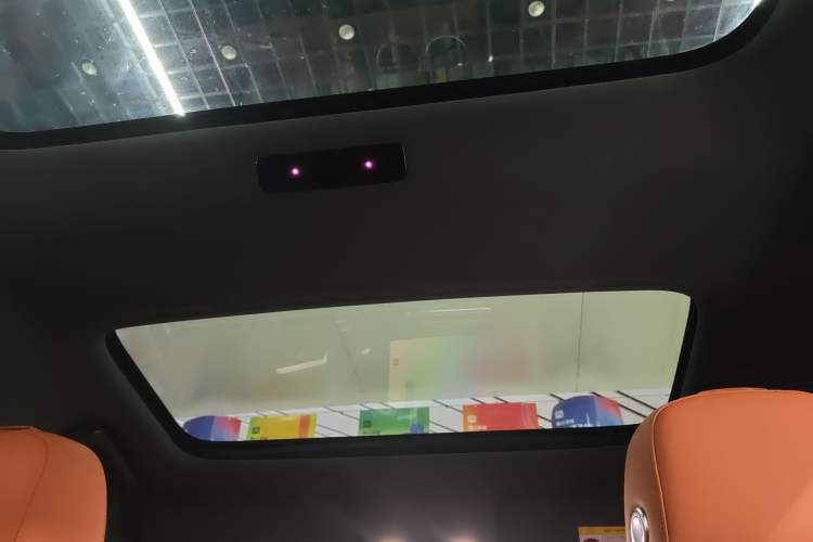 Used Li Auto L8 2023 Pro Model
