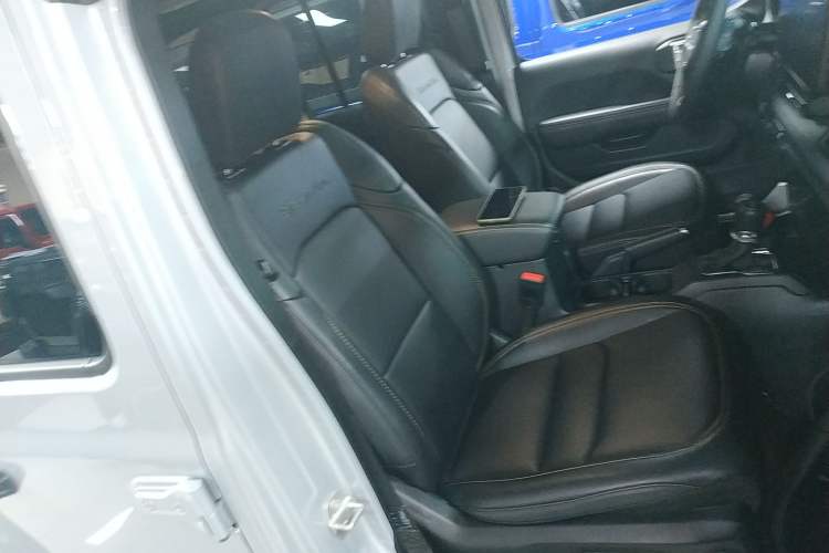 Used Jeep Wrangler 2024 2.0T Sahara Four-Door Edition