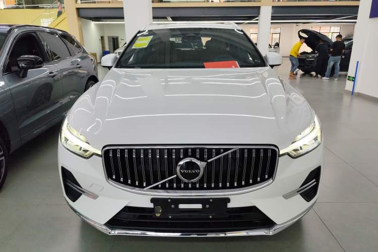 Used Volvo XC60 2023 B5 4x4 Smart Luxury Edition