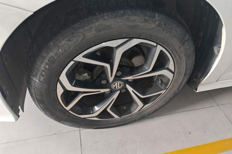 Used MG 5 2021 180 DVVT CVT Youth Luxury Edition
