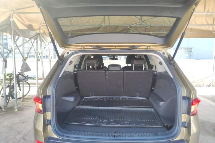 Used Skoda Kodiaq 2017 TSI330 7-Seater Two-Wheel-Drive Luxury Edition
