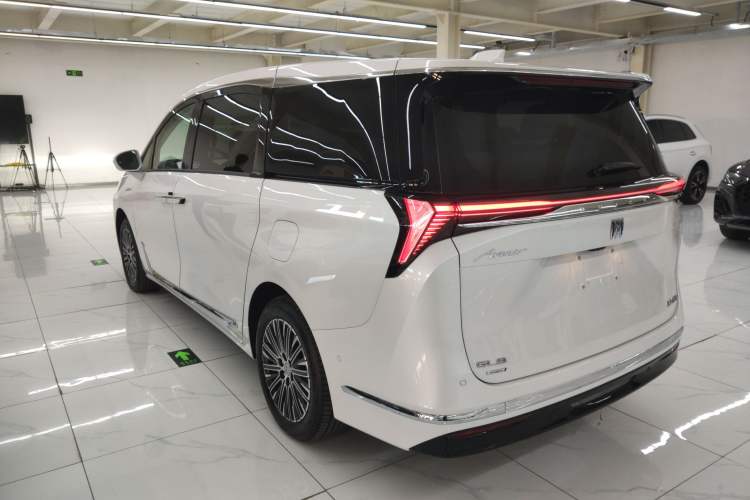 Used Buick GL8 New Energy 2024 Lu Zun Luxury Edition 6-Seater Rear Left 45 Deg