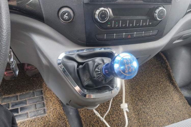 Used Foton Toano 2015 2.8T Commercial Version Short Wheelbase ISF2.8
