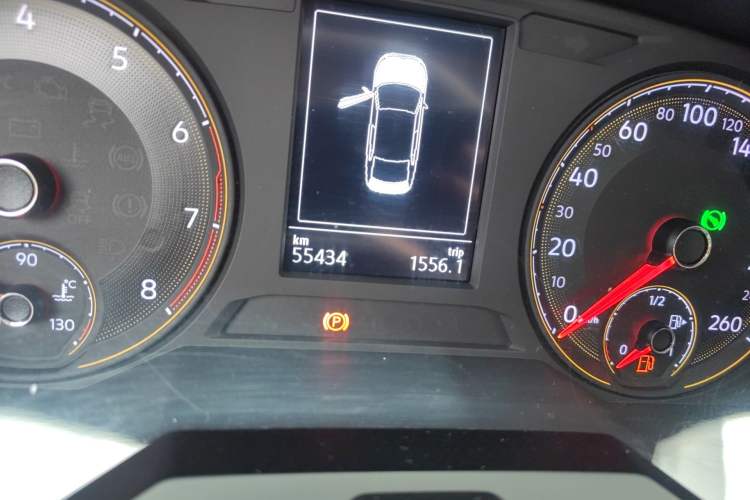 Used Volkswagen Lavida 2021 1.5L Automatic Comfort Edition Odometer Close Up