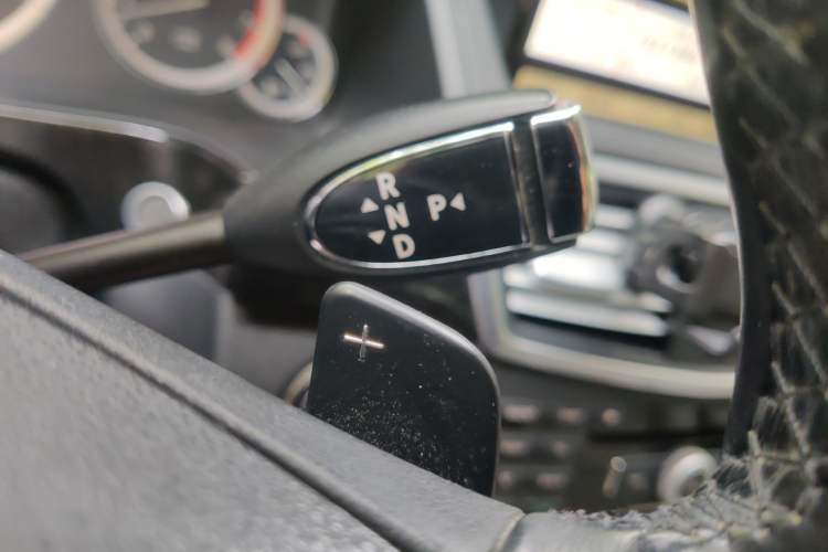 Used Mercedes-Benz E-Class 2009 E 300 Fashion Model Gear Lever