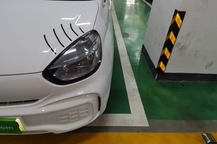 Used Roewe Clever 2021 302 km New Four-Seater Super-Efficient Version Left Front Headlight