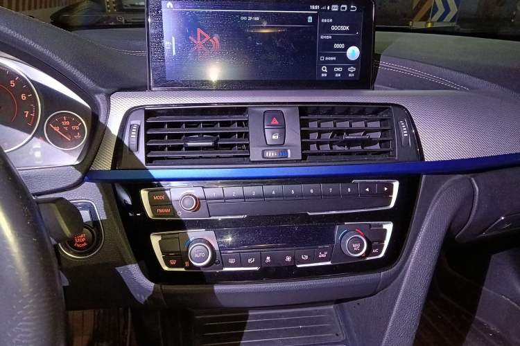 Used BMW 3 Series 2019 320i M Sport Package Audio And AC Panel