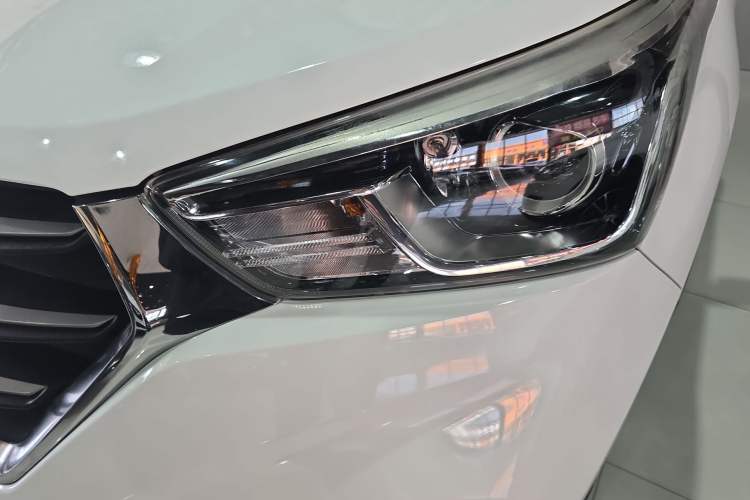 Used Hyundai ix25 2017 1.6L Automatic Smart Version Left Front Headlight