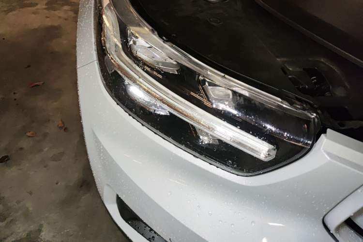 Used Volvo XC40 New Energy 2022 Four-Wheel Drive High-Performance Version Right Front Headlight