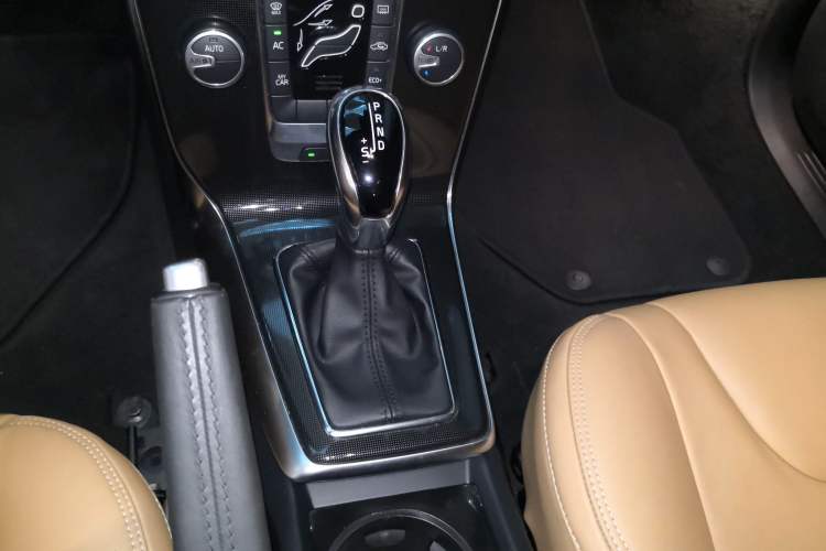 Used Volvo V40 2019 T3 Zhiyi Edition