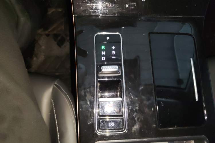 Used EXEED Zhuifeng C-DM 2022 1.5 TCI-DHT 105 km "Chengfeng Qi" Edition Gear Lever