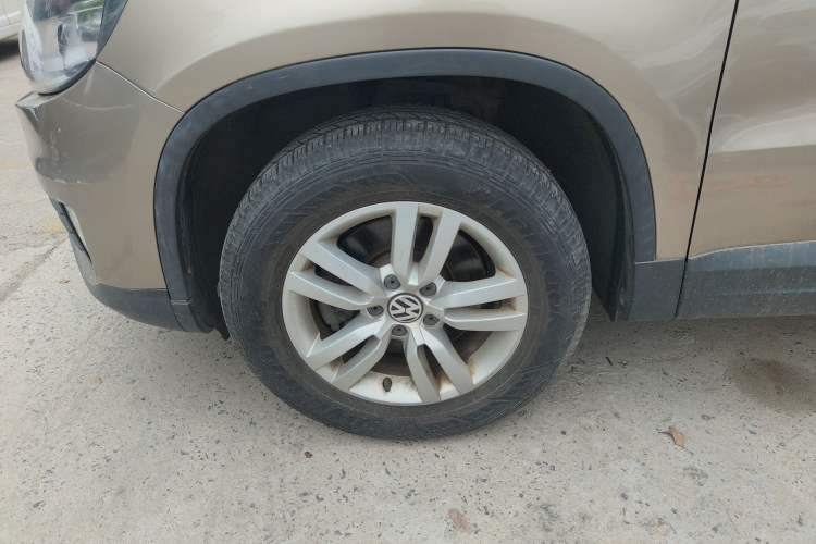 Used Volkswagen Tiguan 2013 1.8TSI Automatic Two-Wheel Drive Trend Edition Left Front Wheel Hub