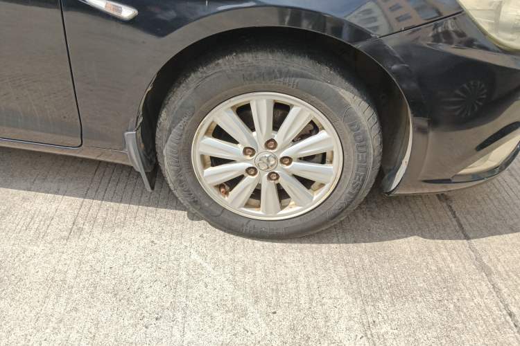 Used BAIC Senova D50 2014 1.5L manual standard version Right Front Wheel Hub