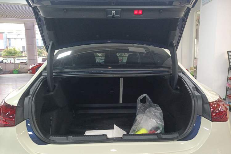 Used Mercedes-Benz EQE 2022 350 First Edition Special Version