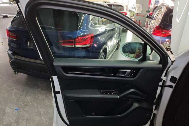 Used Porsche Cayenne E-Hybrid 2021 Cayenne E-Hybrid 2.0T