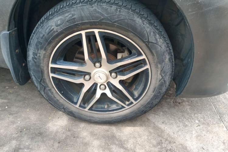 Used Nissan Livina 2015 1.6XE CVT Comfort Edition Right Front Wheel Hub
