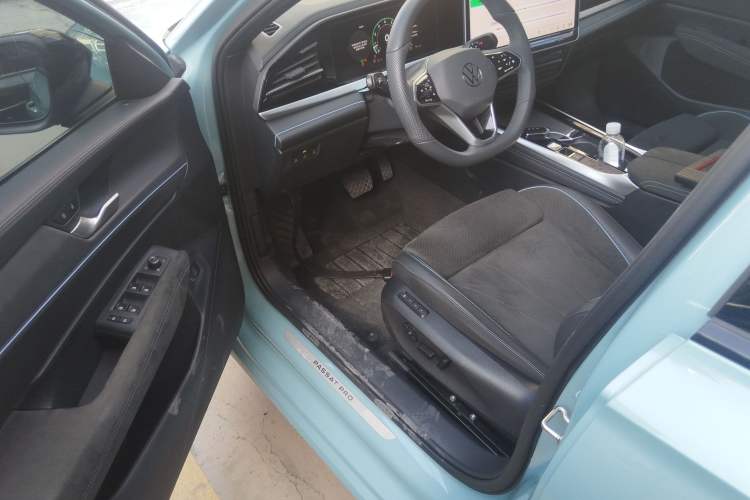 Used Volkswagen Passat 2025 Pro 380TSI Starry Dragon Luxury Edition
