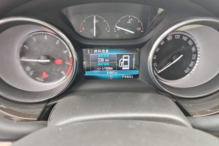 Used Buick Verano 2018 Sedan 15S Automatic Leading Model Odometer Close Up