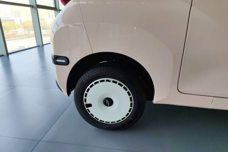 Used Chery QQ Ice Cream 2024 Edition Youth Version 120km Milkshake