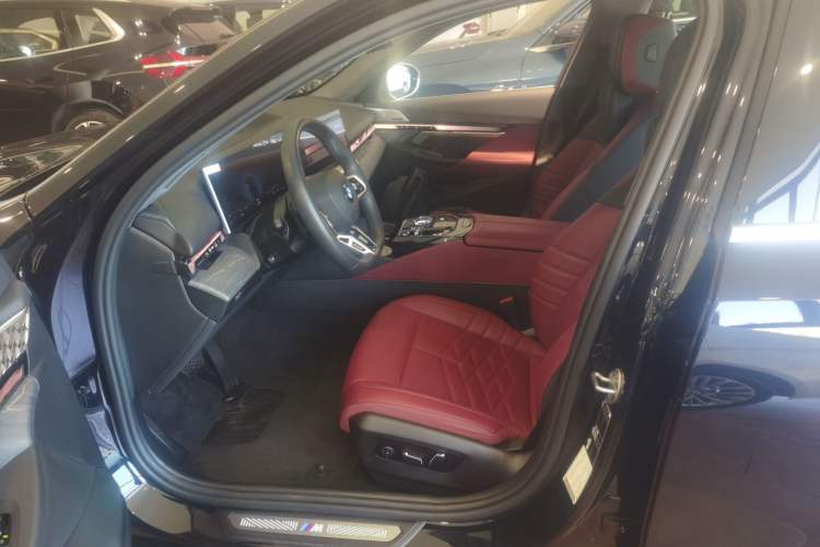 Used BMW 5 Series 2025 530Li Luxury Edition M Sport Package
