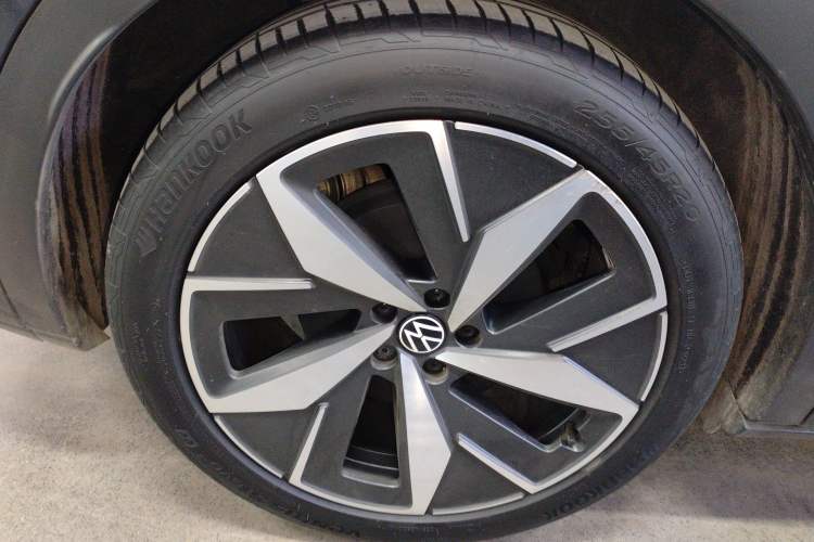 Used Volkswagen ID.4 CROZZ 2021 Long-Range Lite PRO Two-Wheel Drive Version
