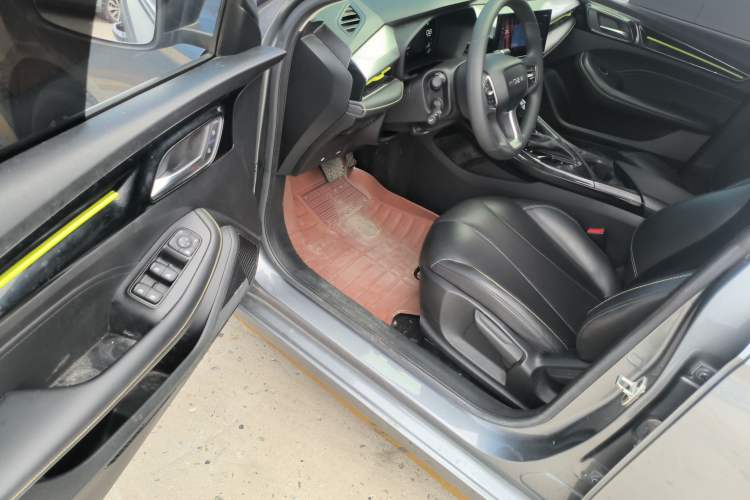 Used Roewe i5 2021 Revised Version 1.5L CVT Diamond Edition
