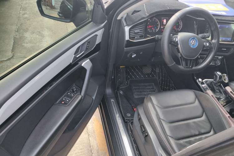 Used Volkswagen Tayron 2019 330TSI Two-Wheel Drive Luxury Model China VI Standard
