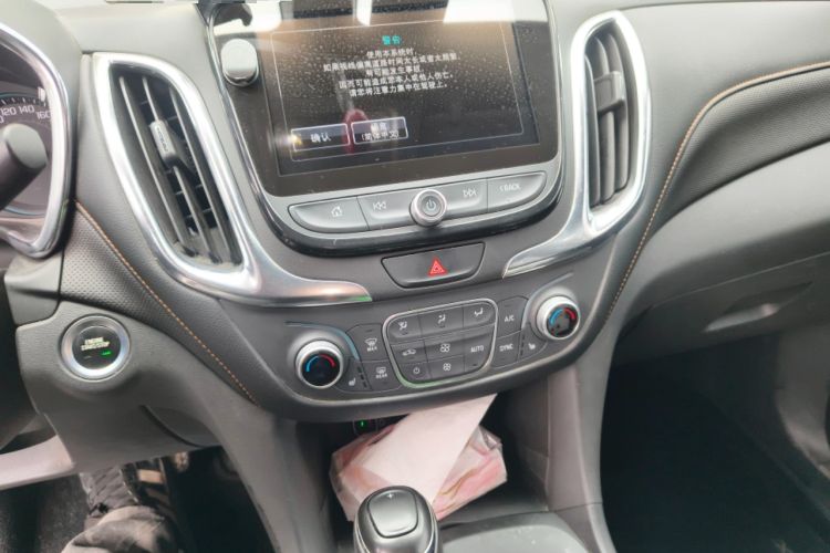 Used Chevrolet Equinox 2018 535T Automatic YuJie Edition Audio And AC Panel