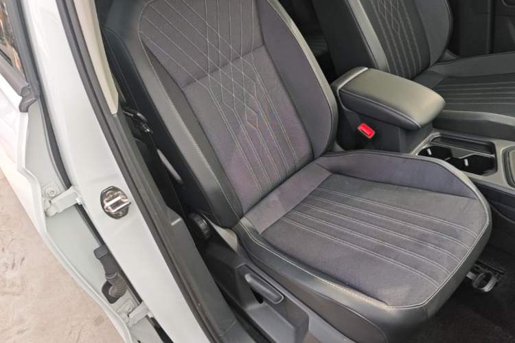 Used Volkswagen Tiguan L 2023 330TSI Automatic Two-Wheel Drive Comfort Edition Right Front Seat