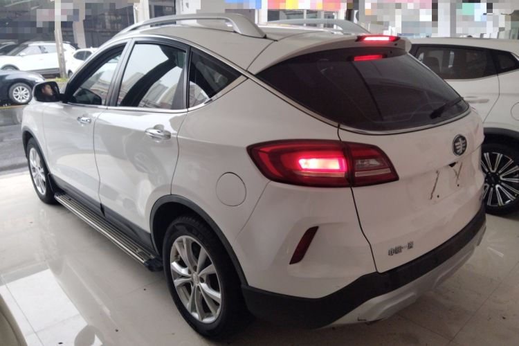 Used Bestune X80 2017 2.0L automatic Technology trim level Rear Left 45 Deg