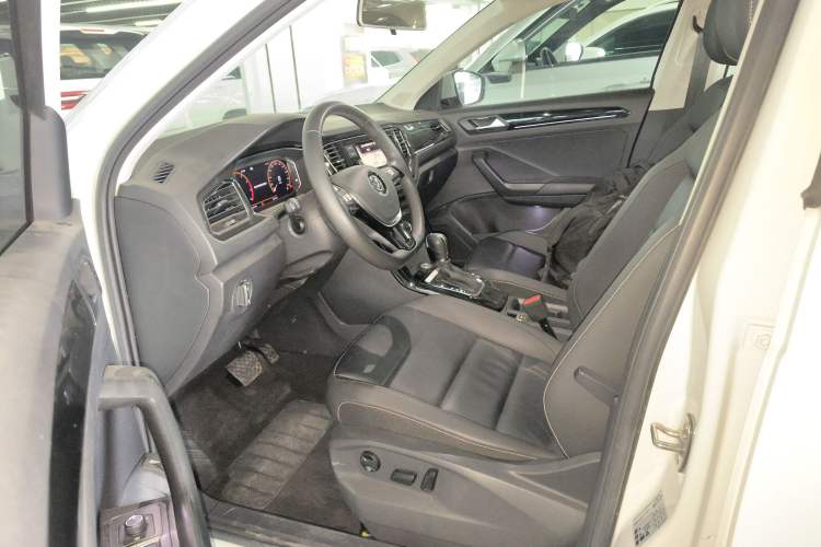 Used Volkswagen T-ROC 2020 280TSI DSG Two-Wheel Drive Comfort Version
