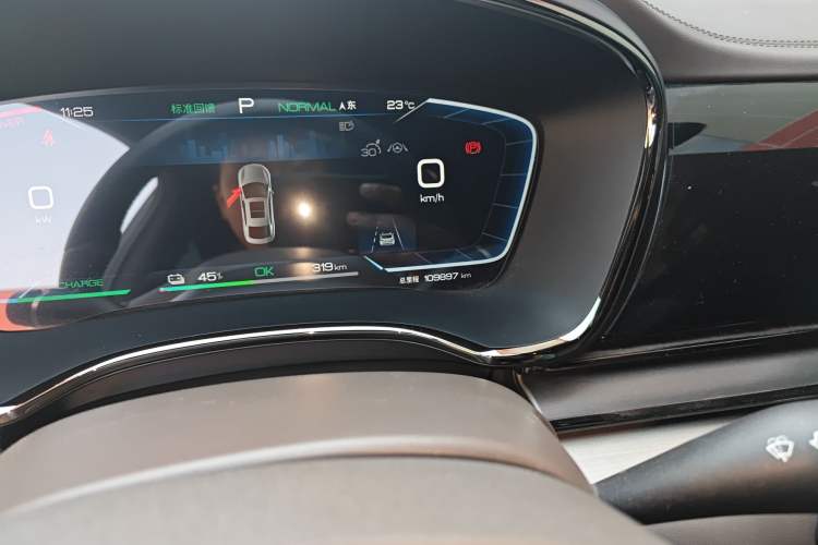 Used BYD Han 2022 EV Genesis Edition 715KM Front-Wheel-Drive Prestige Model Odometer Close Up