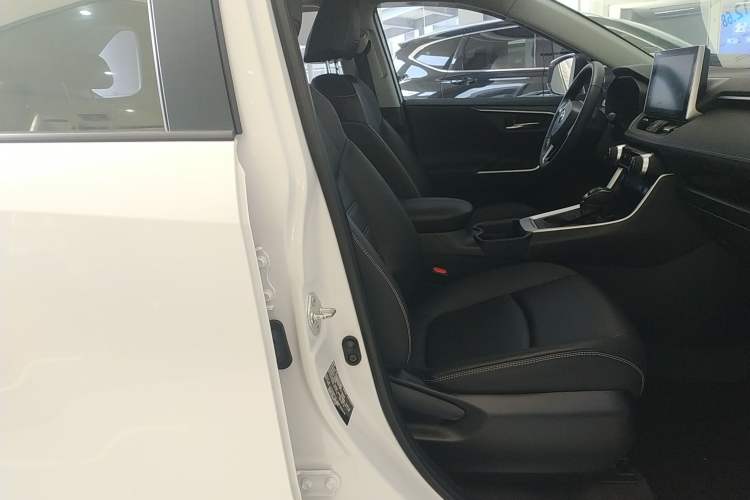 Used Toyota RAV4 2022 2.0L CVT Two-Wheel Drive Fashion Plus Edition
