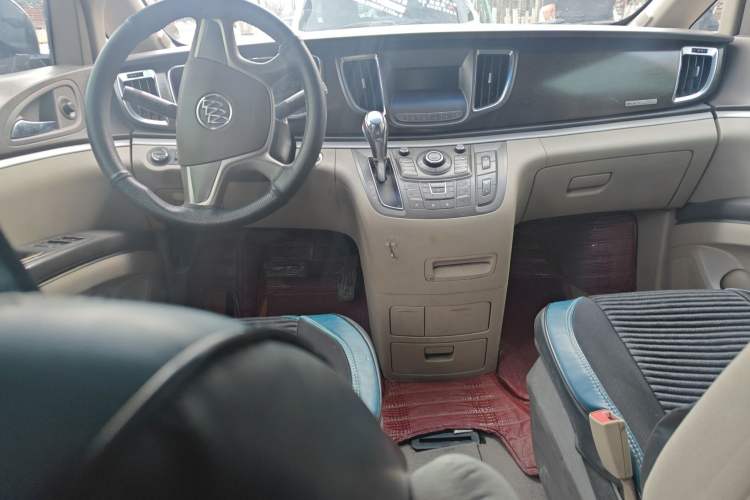 Used Buick GL8 2011 2.4L CT Luxury Business Comfort Edition Center Console