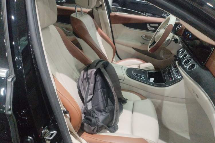 Used Mercedes-Benz E-Class 2022 Second Facelift E 300 L Fashion Edition Right Front Seat