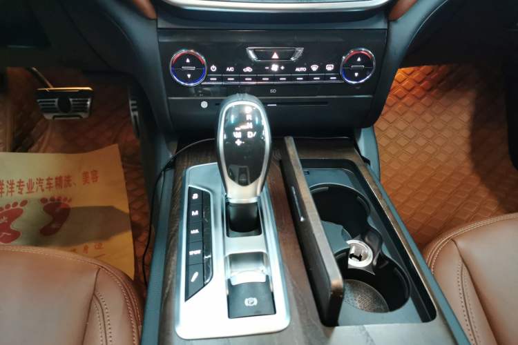 Used Maserati Ghibli 2014 3.0T Standard Edition Gear Lever