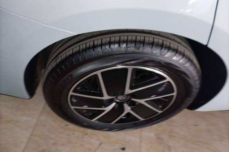 Used BYD Qin L 2025 DM-i Smart Drive 120KM Superior Model
