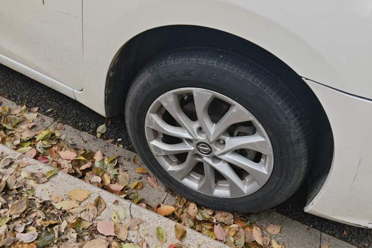 Used Nissan Sylphy 2016 1.6 XL CVT Deluxe Edition Right Front Wheel Hub