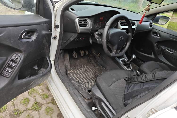 Used Citroen Elysee 2014 1.6L Manual Fashion Model CNG
