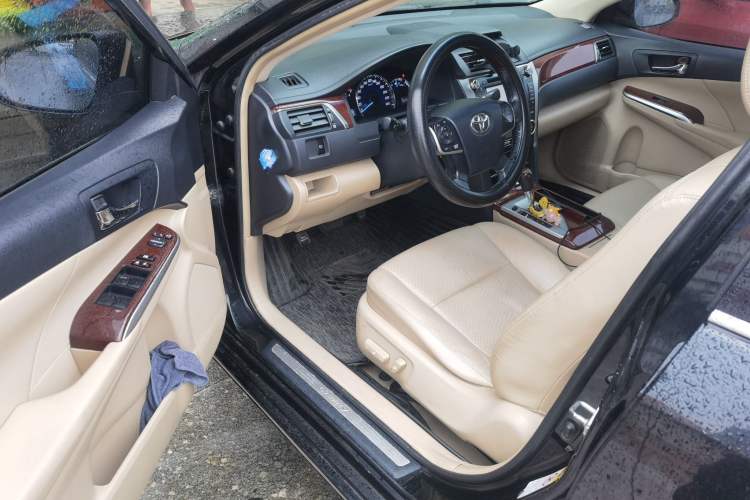 Used Toyota Camry 2012 2.5G Luxury Edition Driver Seat