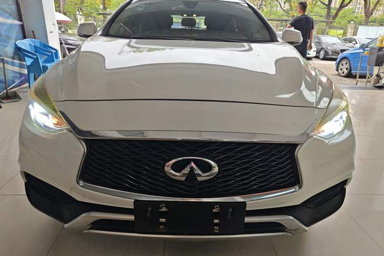 Used Infiniti QX30 2017 1.6T Two-Wheel Drive Fashion Edition Front