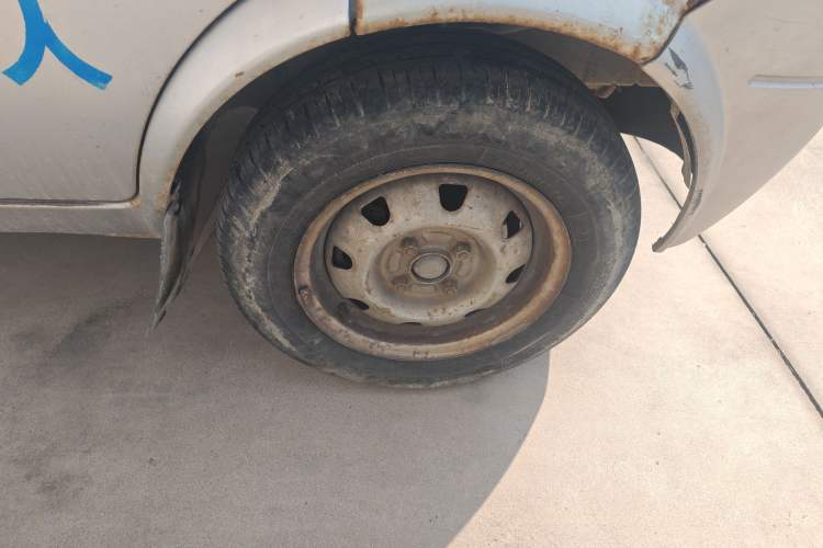 Used Dongfeng Xiaokang K07 2006 1.0L Base Version BG10-01 Right Front Wheel Hub