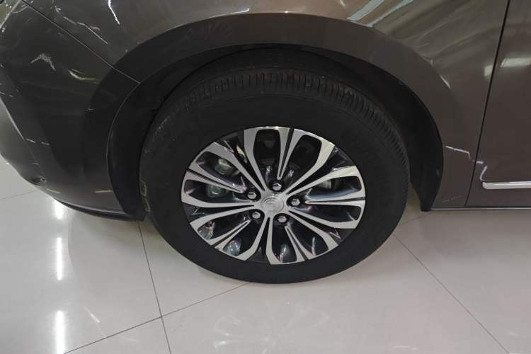 Used Buick GL8 2021 Land Cruiser Executive Class 652T Luxury Model