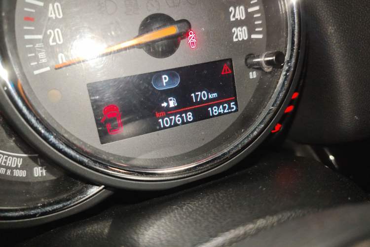 Used MINI Countryman 2017 1.5T COOPER ALL4 Odometer Close Up